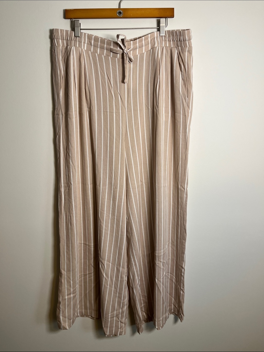 NWT Torrid - 1 Tall - Beige Linen Striped Wide-Leg Pants - Drawstring Waist